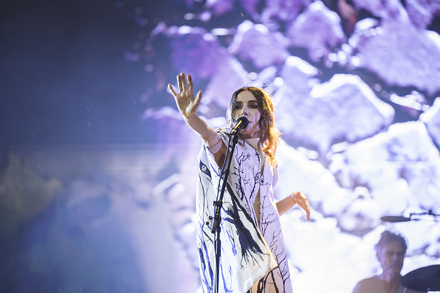 PJ Harvey Plays "Black Hearted Love" For First Time In Concert setlist.fm